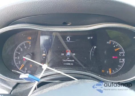 2021 Jeep Grand Cherokee Laredo E 4X2 z USA, uszkodzony, nr VIN 1C4RJEAG1MC831072